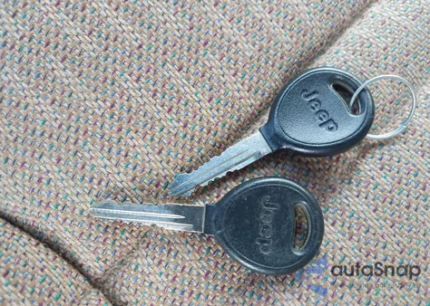 1998 Jeep Cherokee Classic/Limited/Sport from USA, damaged, VIN 1J4FJ68S4WL130865